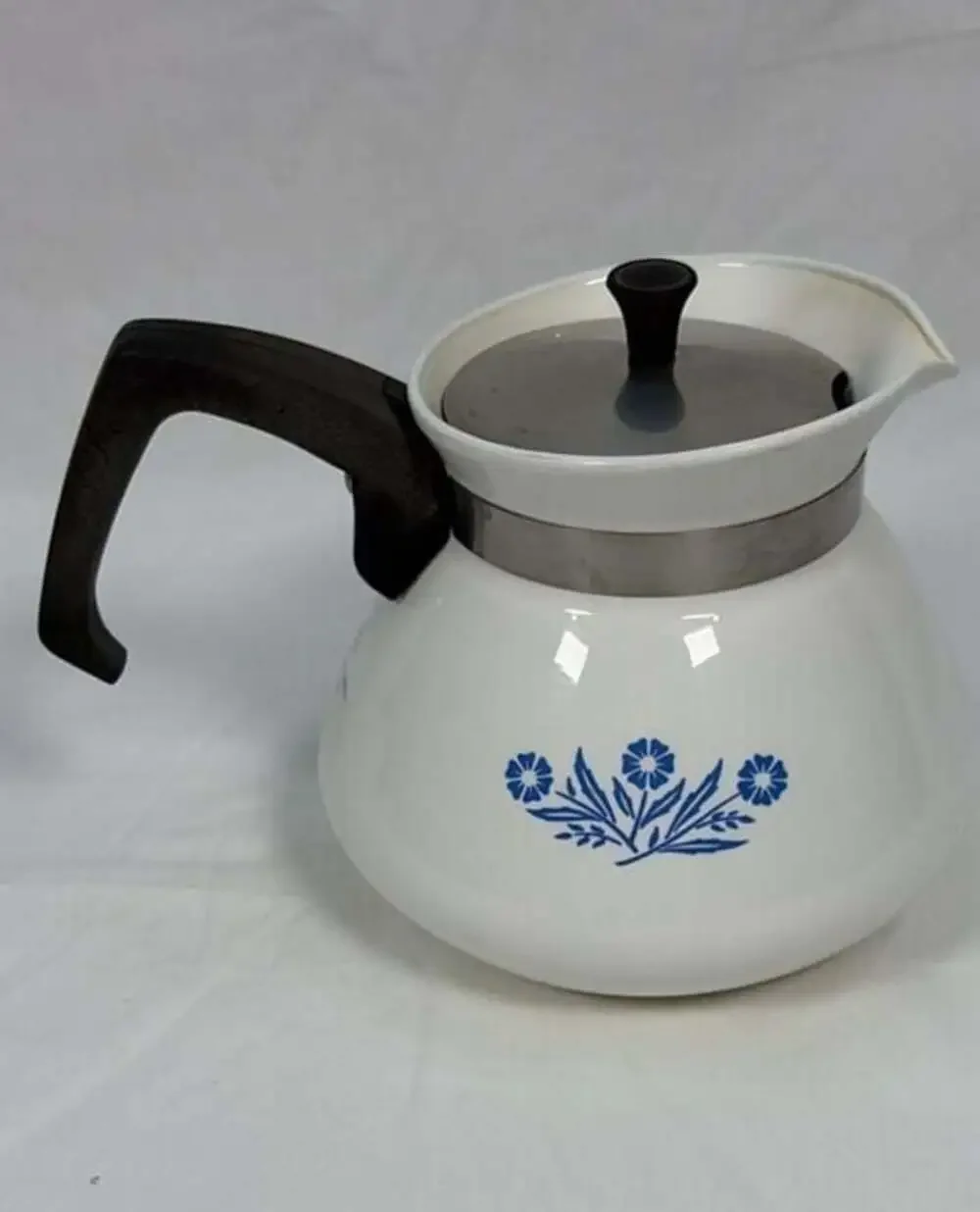 Vintage CorningWare Blue Cornflower 6-Cup Stovetop Tea Pot P-104 with Lid